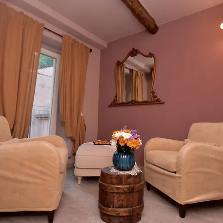 Tra I Monti E San Martino Biassa