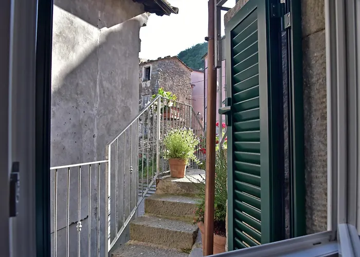 Tra I Monti E San Martino *
